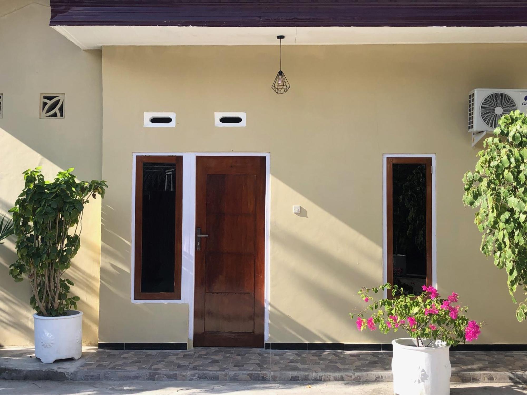 Lope Homestay Ndangu Extérieur photo